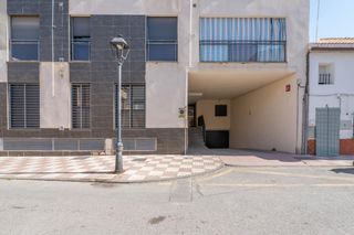 Pis  Calle del sol. Venta de piso junto al metro de churriana de la vega