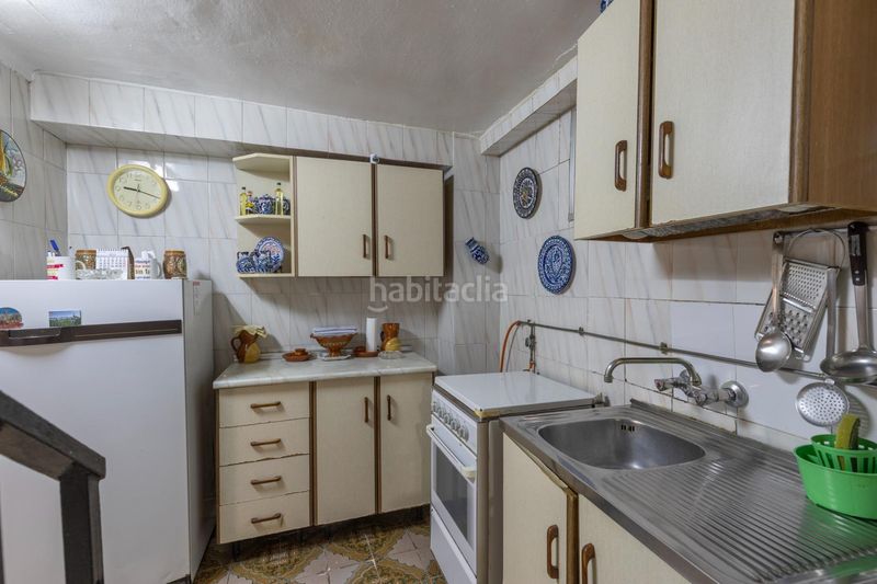 Foto c29df1f3-34d4-4111-9e36-489ea93168cd. Casa adosada en calle calle agua de cartuja 9 bonita casa para reformar en Granada