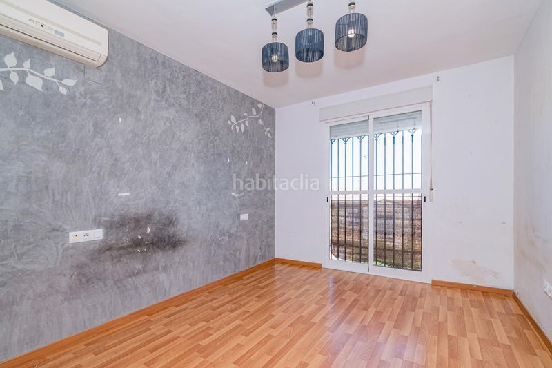 Foto a2730685-7e3c-4760-ac0d-bf46ff063f25. Casa aparellada amb calefacció aparcament a Jun