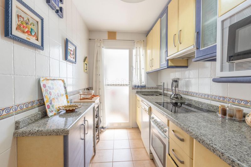 Foto b7a2457e-dce2-4394-837f-5b8324c60de6. Piso en camino camino pelaillo 34 vivir junto al mar, con todo lo que necesitas piso en venta en playa 83 m2 3 dormitorios 2 baños terraza con vistas en Motril