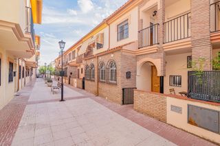 Casa adossada  Calle islas cabo verde (hi). Oportunidad en venta de casa adosada de 3 dormitorios en vegas d