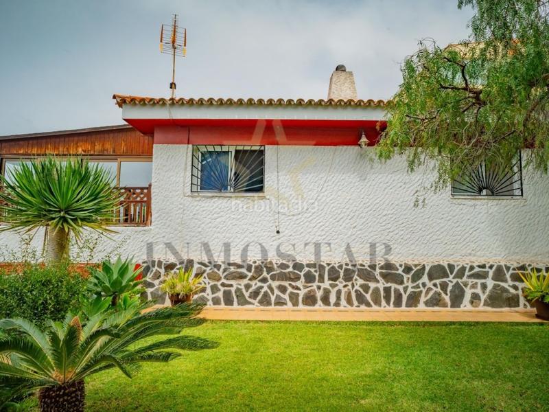 Foto f0dc3e0d-b468-4a12-a9f9-869d83d79623. Maison avec piscine dans Sauzal (El)