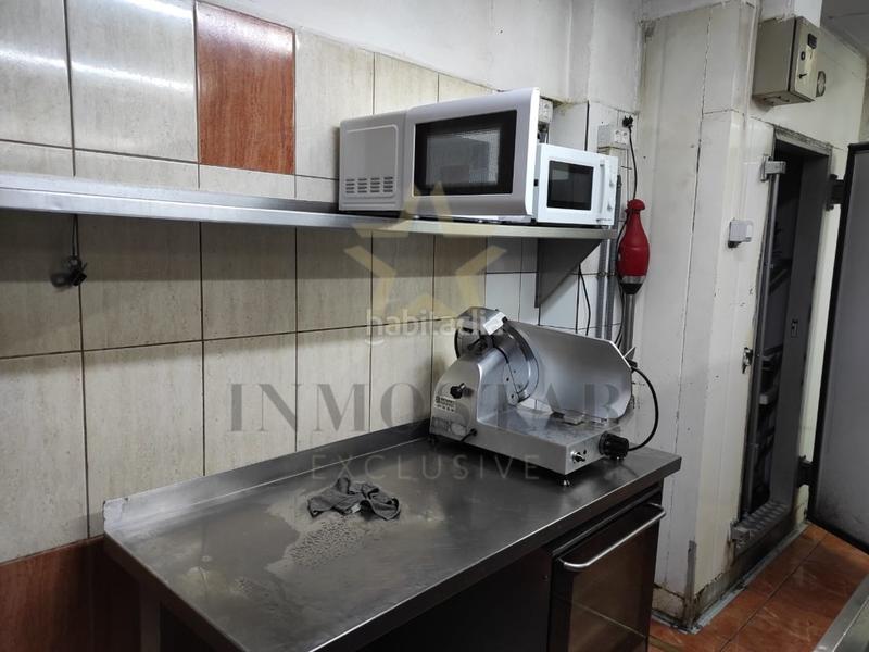 Foto 3d83b5cc-74fa-4ea6-9ff3-ae8ecb316ba0. Alquiler local comercial local en parque de la reina en Arona