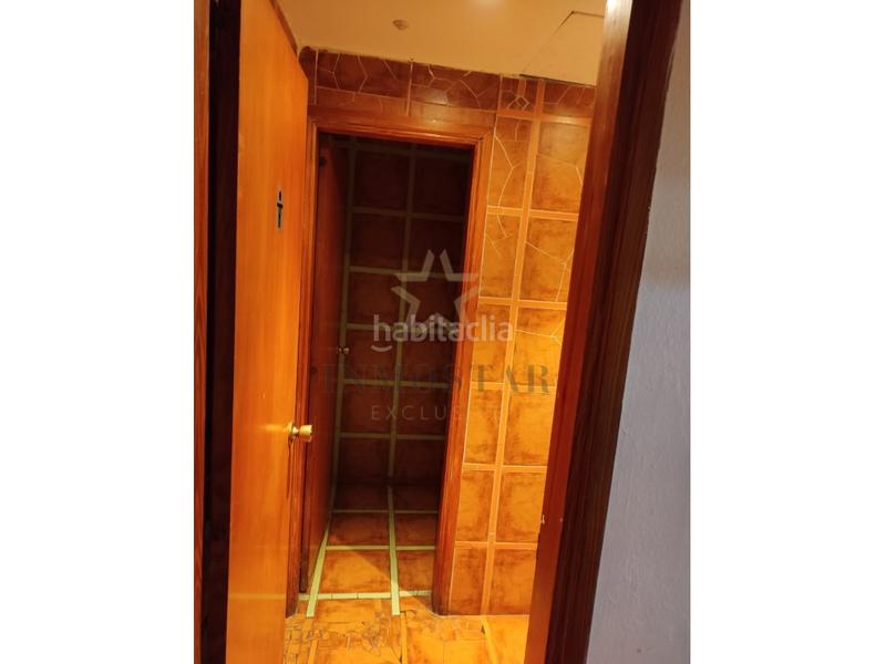 Foto 76ac138d-6c38-407f-9de1-0650933d098e. Alquiler local comercial local en parque de la reina en Arona