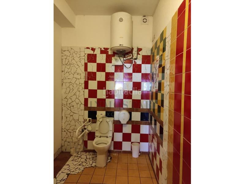 Foto 8d693d66-152f-48c0-9ea6-a65a901475b0. Alquiler local comercial local en parque de la reina en Arona