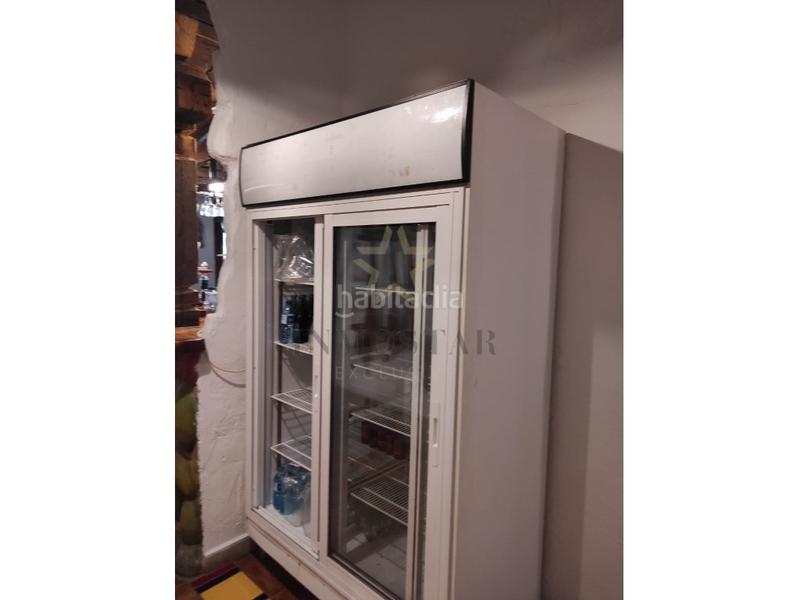 Foto ad264b1a-33b2-4fa0-b174-16c2dab6cafc. Alquiler local comercial local en parque de la reina en Arona