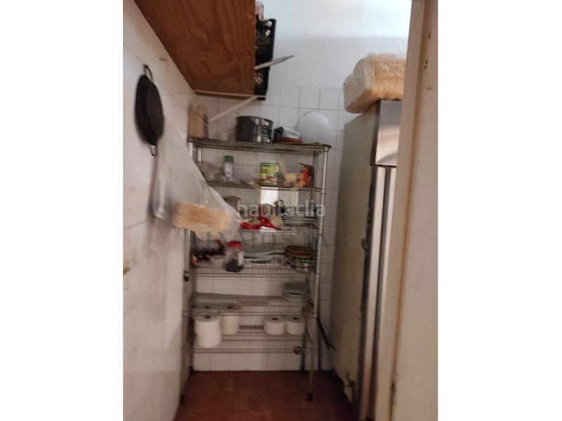Foto b5e36a36-6197-450d-98d2-f78aedfacb7a. Alquiler local comercial local en parque de la reina en Arona