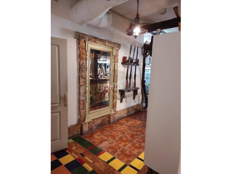 Foto fa15b662-2263-4d9d-b40d-40d8db365633. Alquiler local comercial local en parque de la reina en Arona
