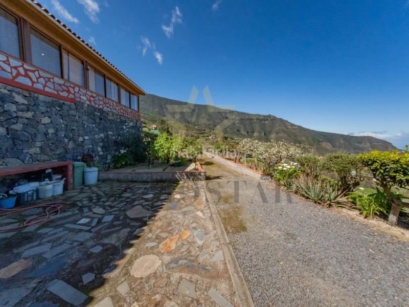 Foto d4dc2e57-a52a-4c3c-9ef5-6053e59906ea. Chalet con parcheggio in Montaña - Zamora Realejos (Los)