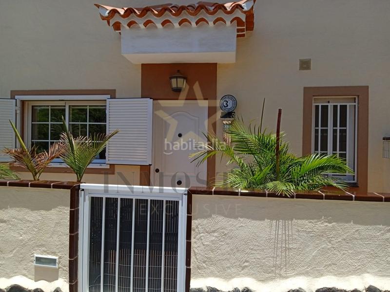 Foto 42757903-5e24-48cf-a546-b30d39fc7d1c. Casa a schiera con piscina in Chayofa Arona