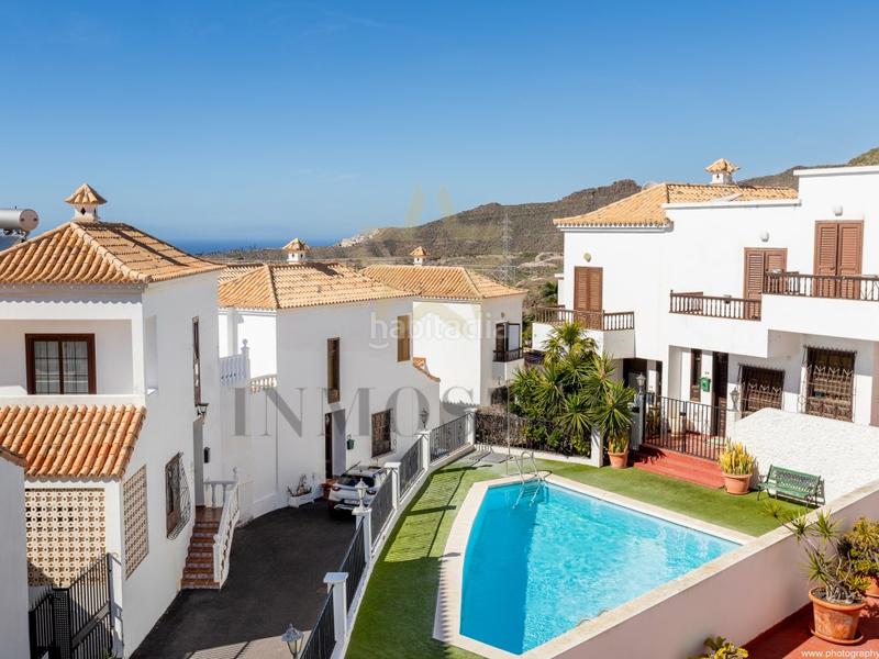 Foto 63f0fb59-e35c-48e4-9c81-9a37baeae714. Semi detached house with parking in Chayofa Arona