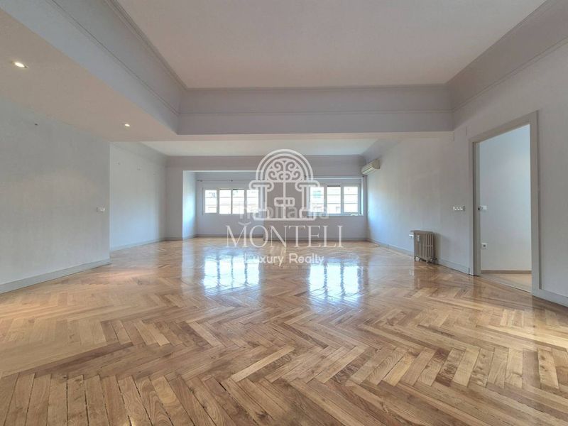 Foto 90d9fe33-753b-47c6-ba22-f731b11a485c. Rent flat with heating parking in Lista Madrid