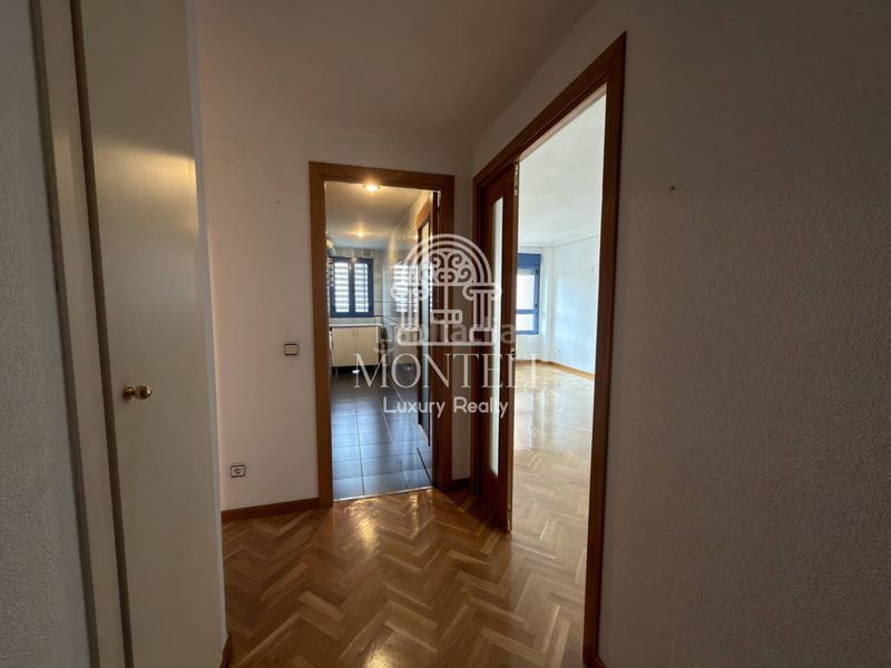 Foto 1f78d4cb-8fc0-4eca-a338-c8b71c515cca. Flat with heating parking pool in Costillares Madrid
