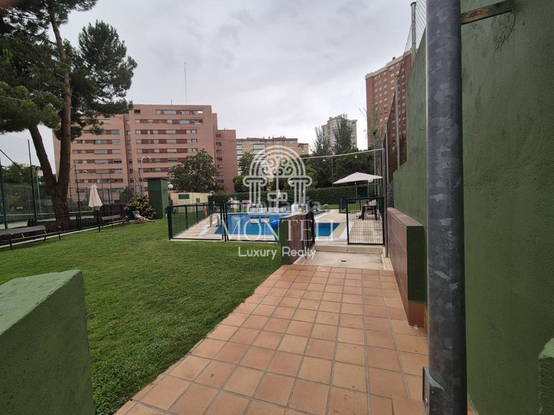 Foto 5dbe1c7a-0f88-44ad-9a0d-a55db9d82011. Flat with heating parking pool in Costillares Madrid