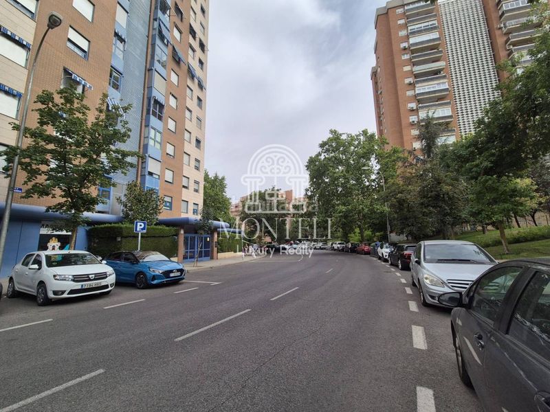 Foto 87a95dd3-8d5a-441a-9181-ee2538547fa8. Flat with heating parking pool in Costillares Madrid