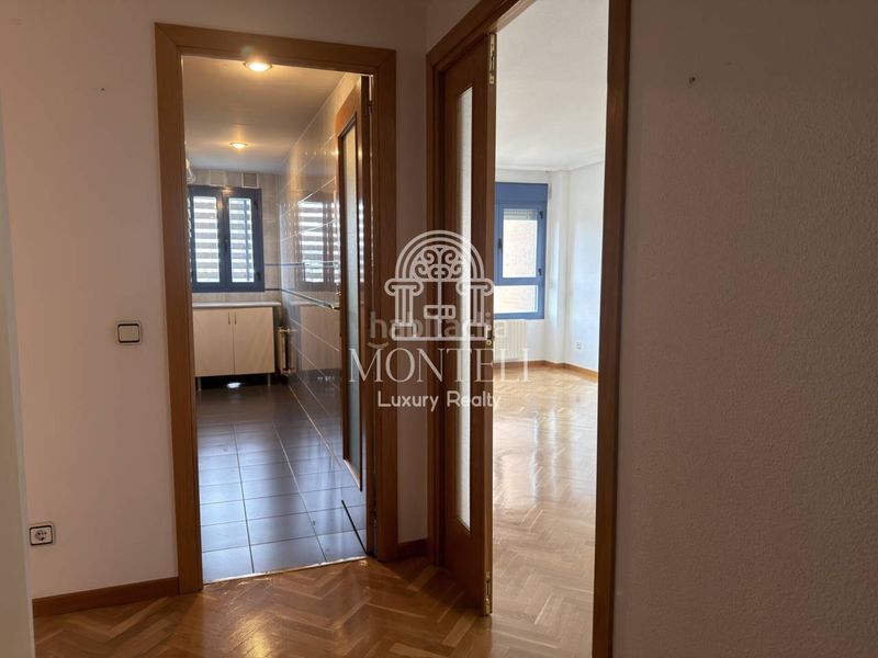 Foto b36bf8aa-e058-41c4-b278-68ccbc166b18. Flat with heating parking pool in Costillares Madrid