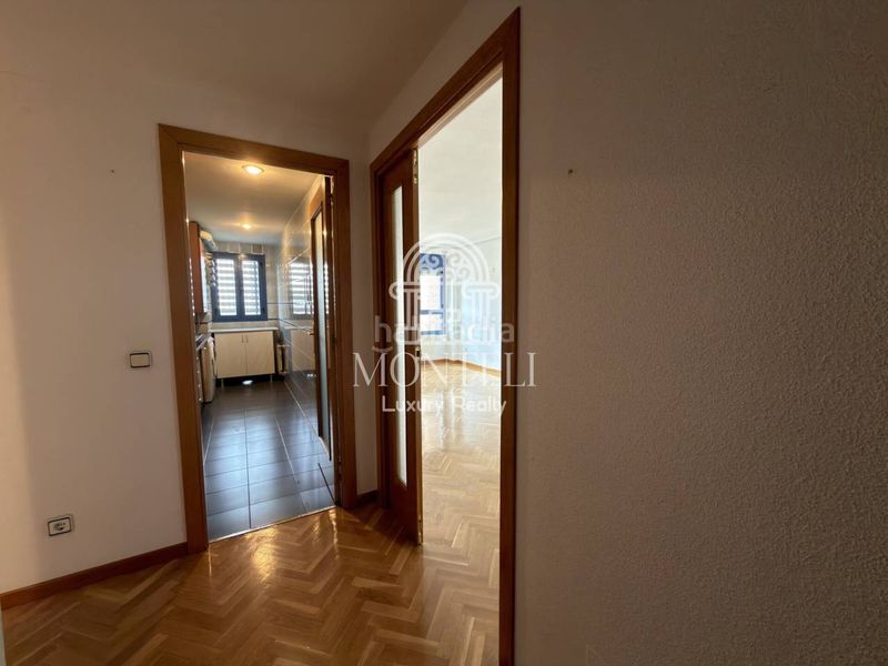 Foto c254a5eb-a5c9-4b82-8a73-19085c320228. Flat with heating parking pool in Costillares Madrid