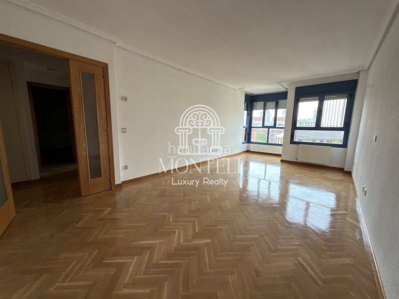 Foto c8f9161c-9951-49b8-9233-3a35ecbb9774. Flat with heating parking pool in Costillares Madrid