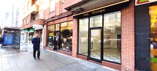 Locale commerciale  Cl magnus blikstad. Local en venta, en calle magnus blistad