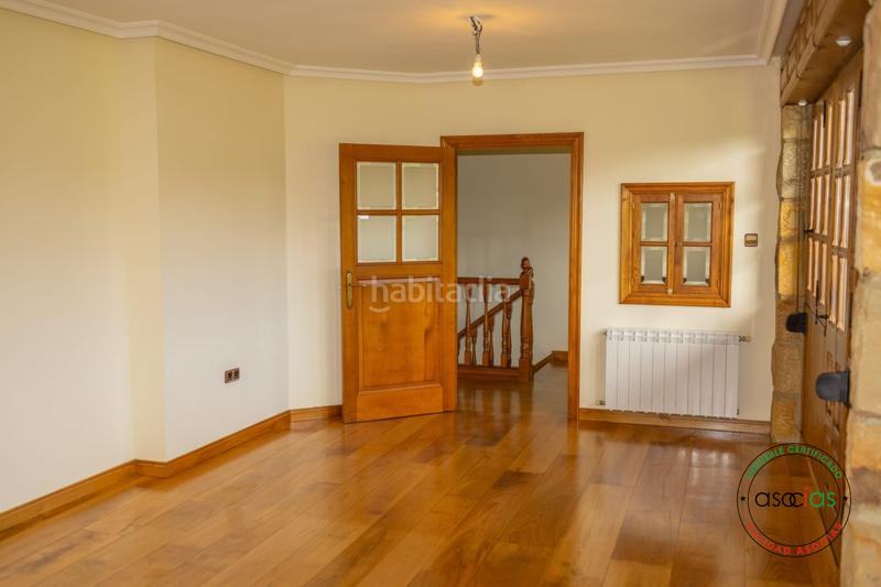 Foto f80b622d-3a79-4980-a3e7-57563c0e5e34. Casa amb calefacció aparcament a Tazones - Argüero Villaviciosa