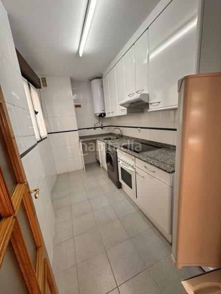 Foto 87e1b4cf-d7d5-4836-a9db-70e440b52783. Rent flat with heating in Centro Gijón