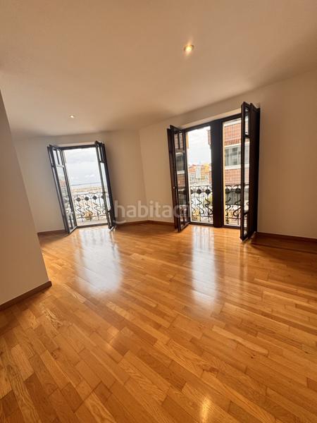 Foto c6f623bd-3fbe-41c3-ac2d-0598bc0c2008. Rent flat with heating in Centro Gijón