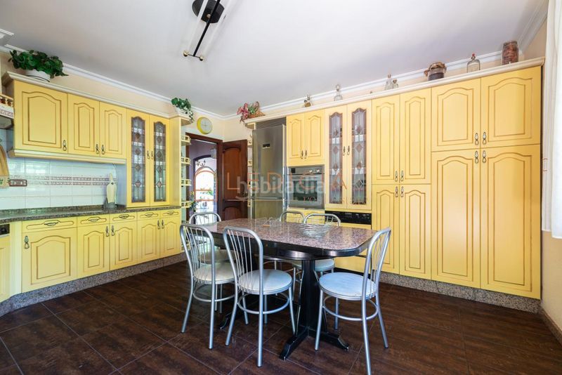 Foto c3cea157-68ee-4e1a-a411-ad1e4c440798. Xalet amb calefacció aparcament a O Hío Cangas