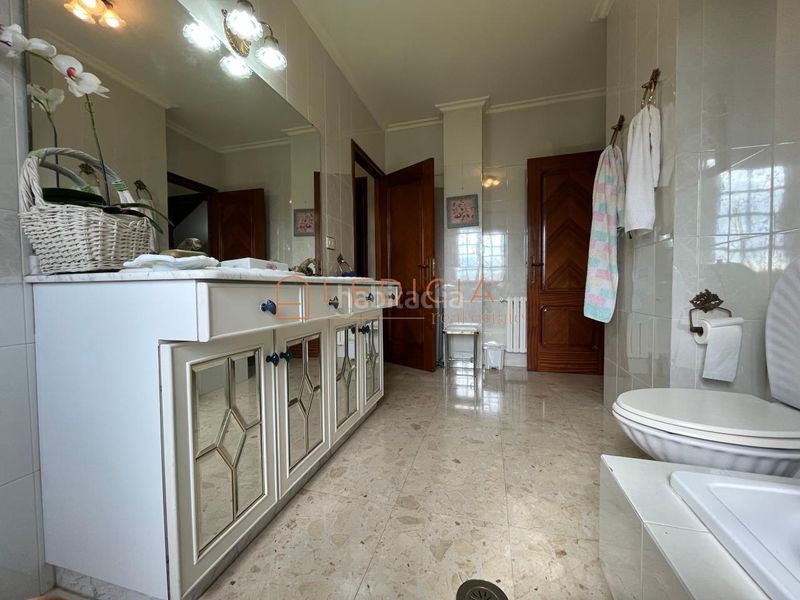 Foto 6a083d5d-13bf-49e7-b49c-709455b6f520. Xalet amb calefacció aparcament a Panxón Nigrán