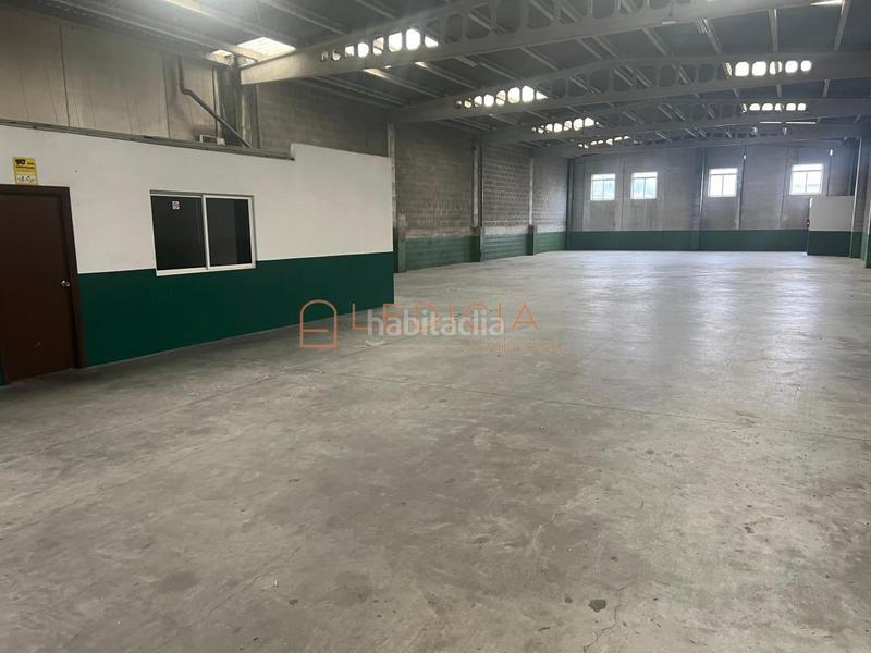Foto 918f9d0a-214e-4ec1-8b75-bbec44fd8719. Rent industrial building in Cabral - Candeán Vigo