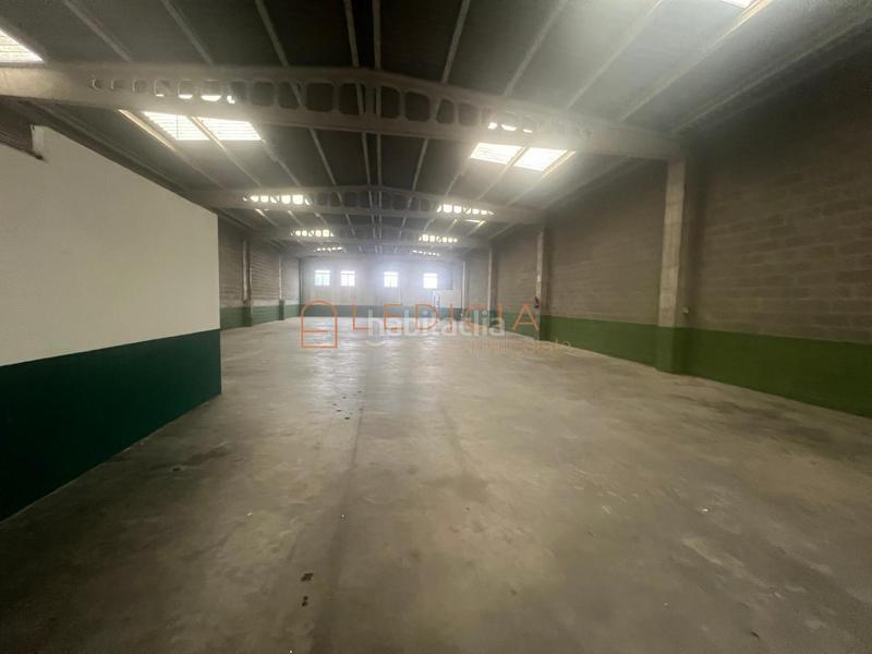 Foto d5e11c8f-a355-4a92-aad6-8cb4314865a3. Rent industrial building in Cabral - Candeán Vigo