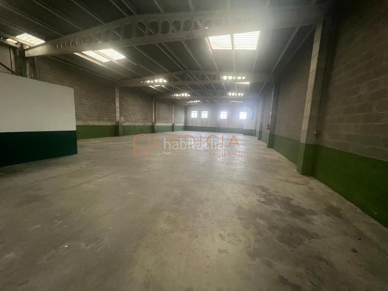 Foto f0313f57-0628-44dc-98dc-57660550d3e9. Rent industrial building in Cabral - Candeán Vigo