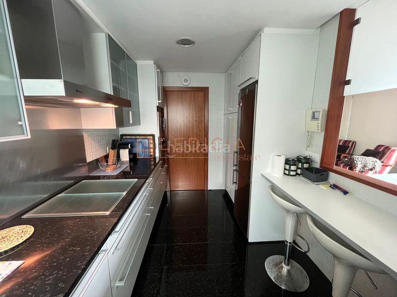 Foto c355316f-45ef-4730-b391-99918c14c42e. Rent flat with heating parking pool in Nigrán centro Nigrán