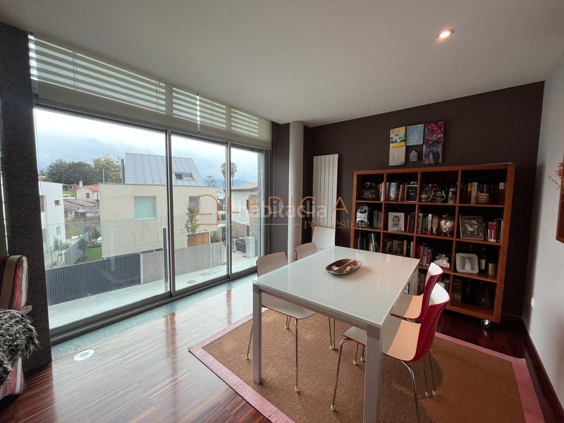 Foto e9e31c52-bc4b-40d1-8ad3-6302cc38916b. Rent flat with heating parking pool in Nigrán centro Nigrán