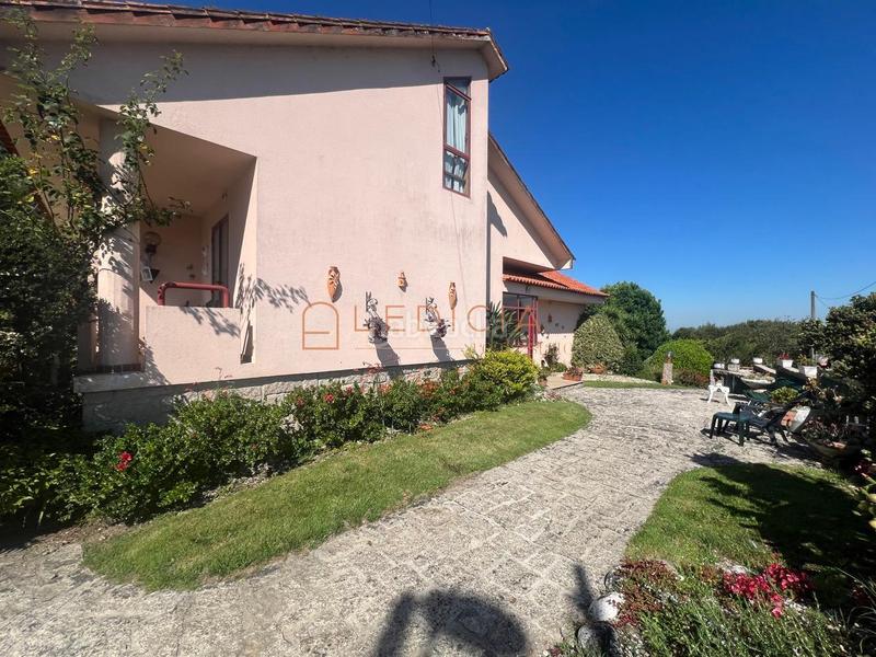 Foto a915c749-0326-485c-8821-ef2bf363a45a. Chalet avec chauffage parking piscine dans Valadares - Beade Vigo
