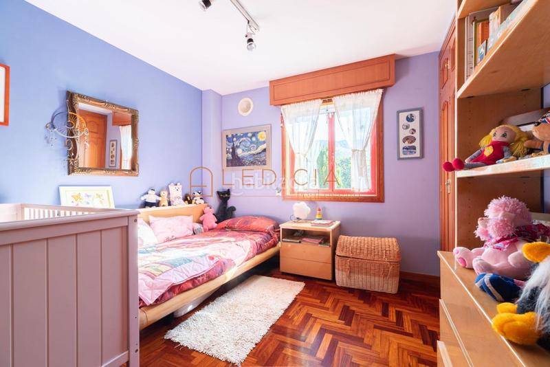 Foto 3ed6c836-d205-46d3-a9ab-5f3023a91d8c. Chalet en Valadares - Beade Vigo