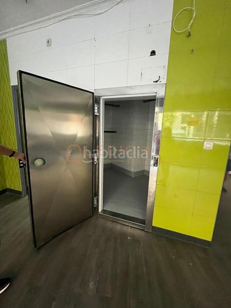 Foto 291c8b89-48ac-49b1-a066-d214deb6aec6. Alquiler local comercial en Casablanca - Calvario Vigo