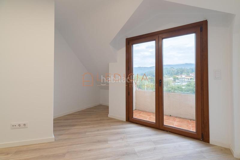 Foto 2b61e1fb-2d5c-4c04-a2a8-45f9fc1a47ef. Dachwohnung mit heizung parking in Porriño (O)