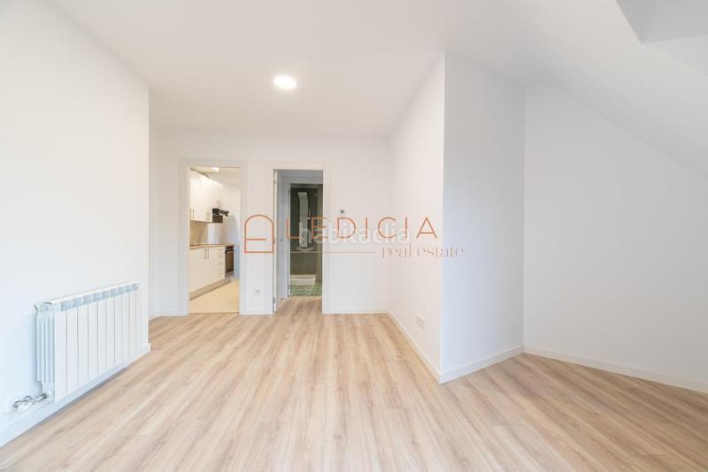 Foto 7271d41d-e2f0-4126-bf7d-f1ac512ec5b9. Dachwohnung mit heizung parking in Porriño (O)