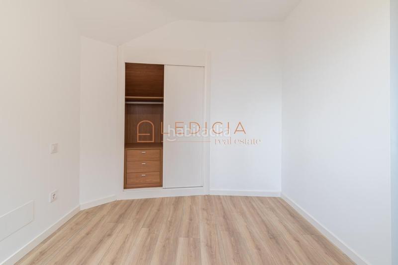 Foto b5fd8fd1-aa86-42ba-9751-f16706c7a645. Dachwohnung mit heizung parking in Porriño (O)