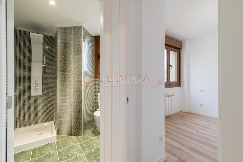 Foto f3bcfc10-1759-4e22-93bb-afe3f4ae08c7. Dachwohnung mit heizung parking in Porriño (O)