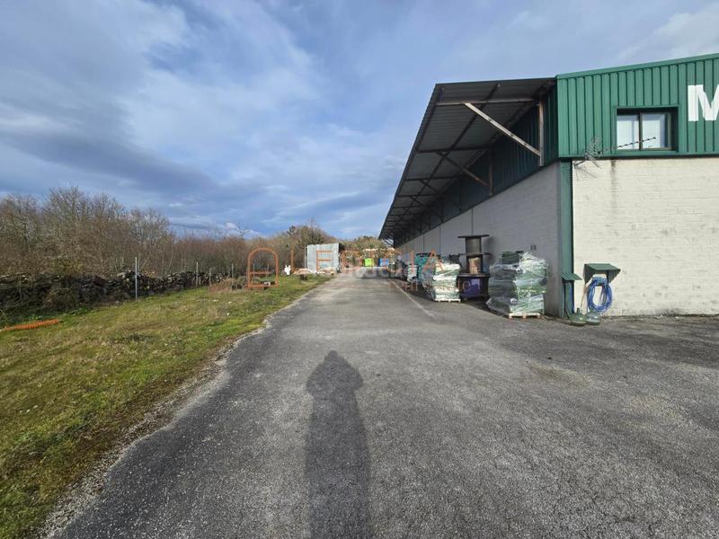 Foto e00033e2-56aa-4d1e-9693-9e33074fbc72. Nave industrial en Allariz