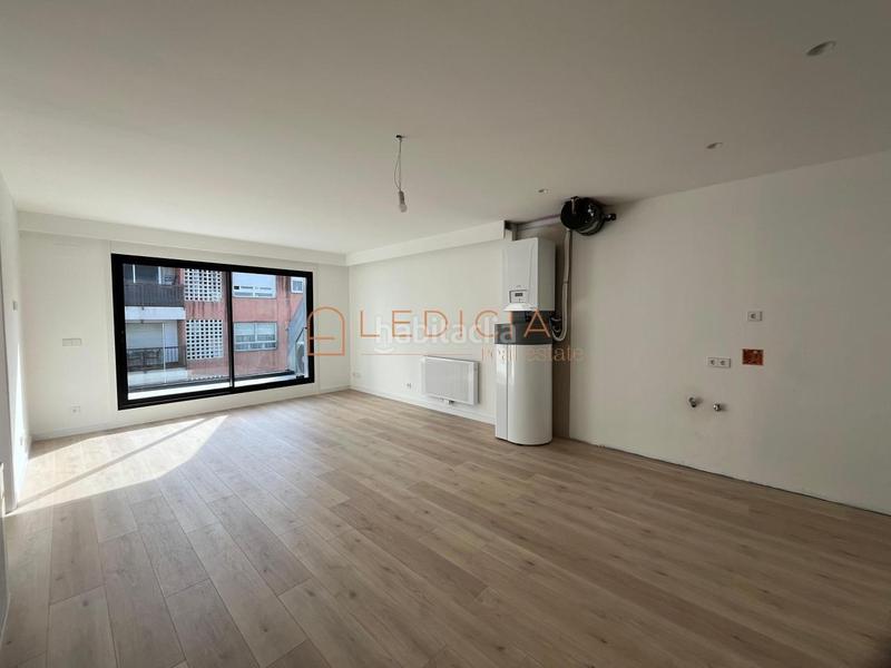 Foto b41a0a82-446e-405c-a272-99b198dff128. Appartamento con riscaldamento parcheggio in Plaza España - Corte Inglés Vigo