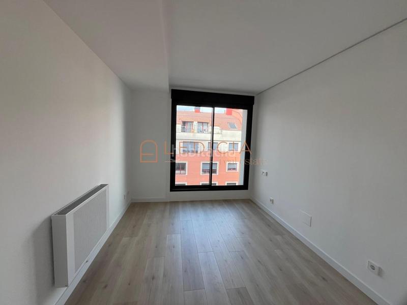 Foto 26ecbdbd-7ef3-41e3-aded-c023081aeb28. Appartement avec chauffage parking dans Plaza España - Corte Inglés Vigo