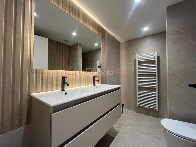 Foto b1811bb7-9ab4-412d-b63c-4caa5a5c9093. Appartement avec chauffage parking dans Plaza España - Corte Inglés Vigo