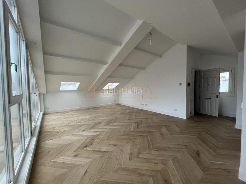 Foto 632b7bb8-0187-4893-ad84-ae9a3437ba8d. Attique avec chauffage dans Centro - Areal Vigo