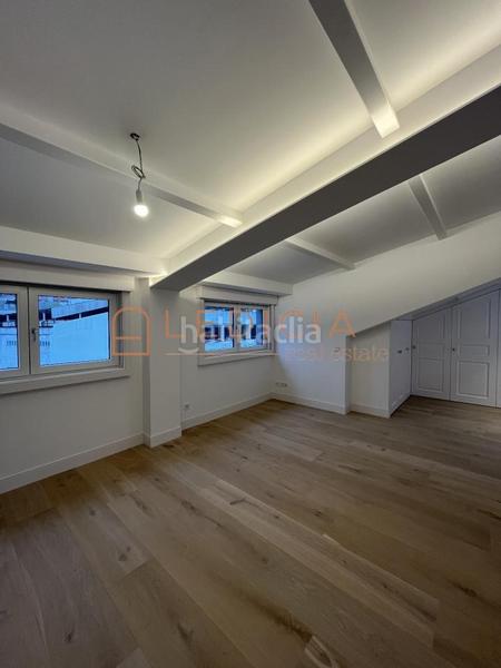 Foto 16cd8e6e-048a-4673-b3db-84e7462c4262. Penthouse with heating in Centro - Areal Vigo