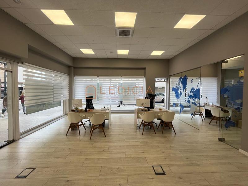 Foto cb442449-48e1-479a-bfe3-8f1fa97317a0. Alquiler local comercial en Plaza España - Corte Inglés Vigo