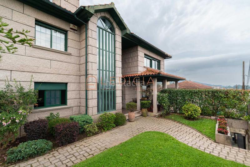 Foto 3d5cdbbb-65a4-4f4b-ad65-ea2be05bd11c. Chalet with heating parking in Sardoma - Castrelos Vigo