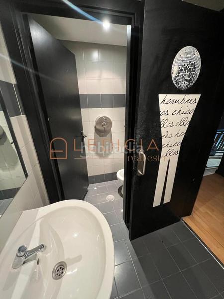Foto a54262dd-f411-41cc-9f1f-e8ca4e0a91fa. Alquiler local comercial en Centro - Areal Vigo
