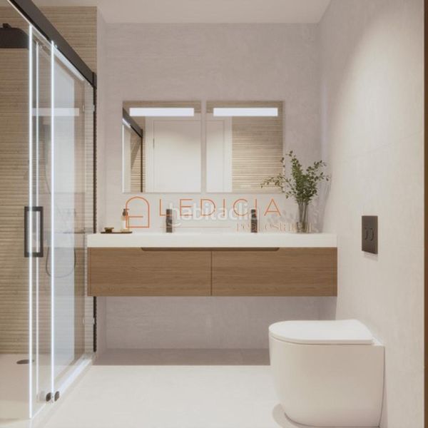 Foto 53119dc2-2f6f-45d8-9721-d5bf03d2de6a. Flat with heating parking in Teis Vigo